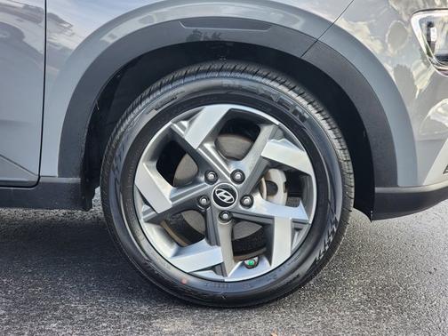 2022 Hyundai VENUE SEL