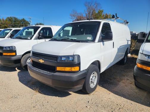 2025 Chevrolet Express 2500 