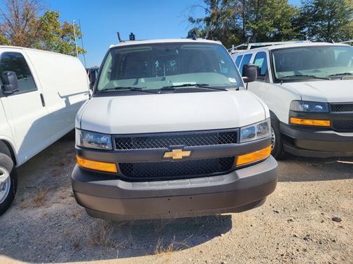 2025 Chevrolet Express 2500 