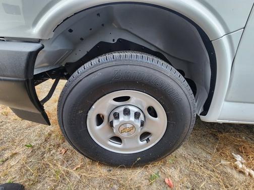 2025 Chevrolet Express 2500 