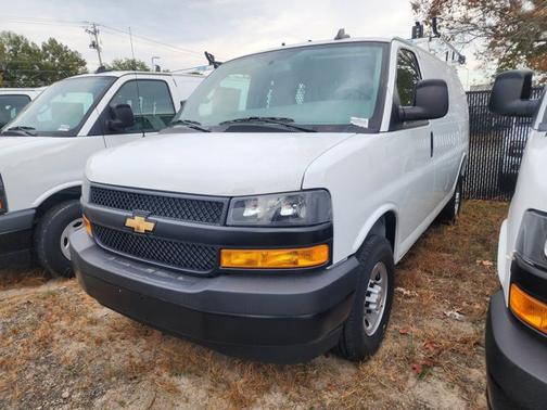 2025 Chevrolet Express 2500 