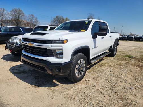 Summit White 2025 Chevrolet Silverado 2500 Custom