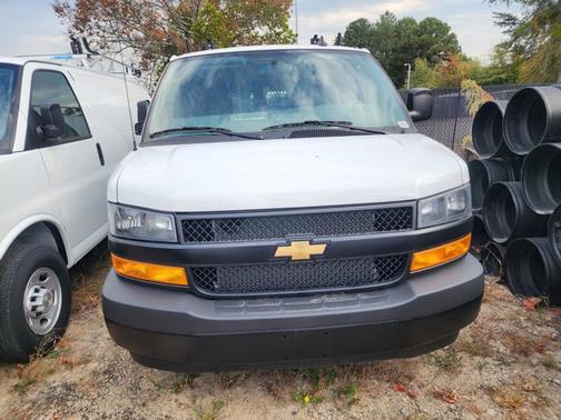 2025 Chevrolet Express 2500 