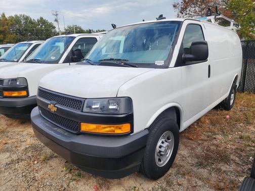 2025 Chevrolet Express 2500 