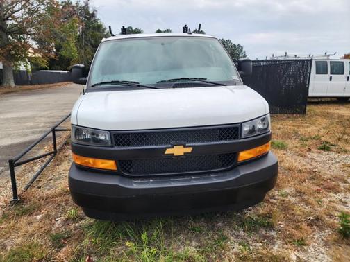 2025 Chevrolet Express 2500 