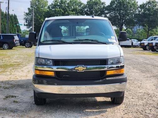 2025 Chevrolet Express 2500