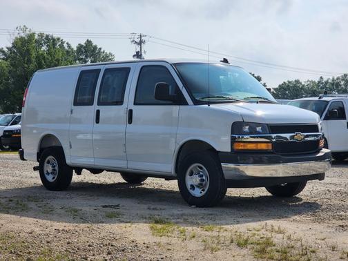 2025 Chevrolet Express 2500