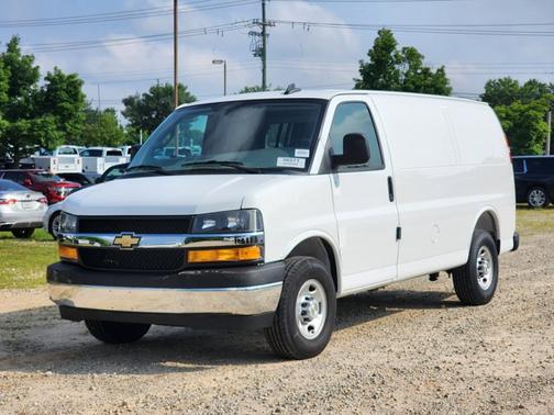 2025 Chevrolet Express 2500