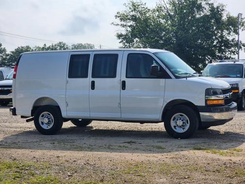 2025 Chevrolet Express 2500