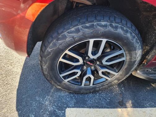 2022 GMC Yukon XL AT4