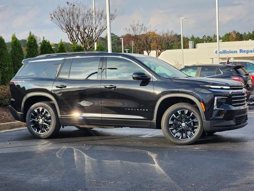 2026 Chevrolet Traverse FWD LT