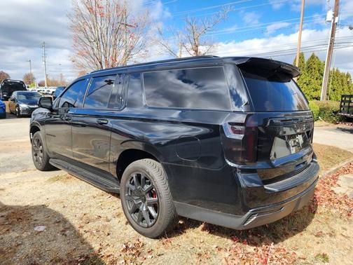 2024 Chevrolet Suburban RST
