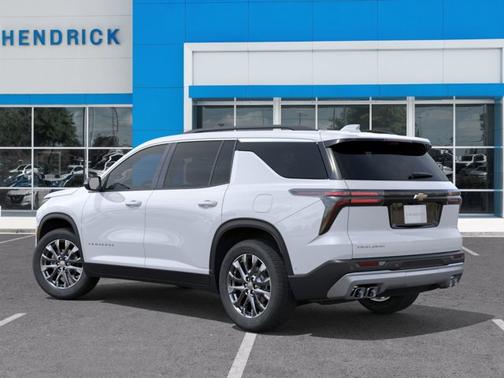 Polar White Tricoat 2026 Chevrolet Traverse FWD LT