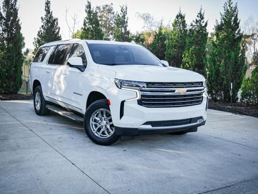 2023 Chevrolet Suburban LT