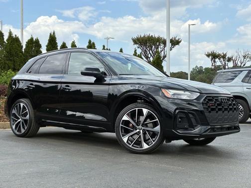 Mythos Black Metallic 2024 Audi SQ5 Premium Plus