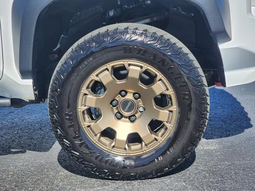 2025 Toyota Tacoma Base