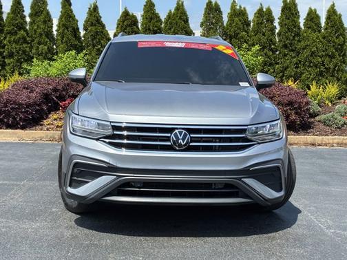 Pyrite Silver Metallic 2023 Volkswagen Tiguan SE
