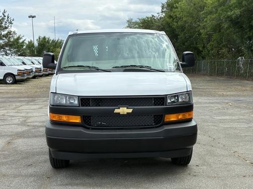 Summit White 2026 Chevrolet Express 2500