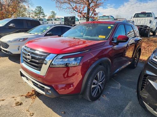 2022 Nissan Pathfinder Platinum