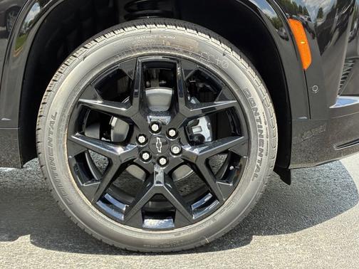 Mosaic Black Metallic 2026 Chevrolet Traverse AWD RS