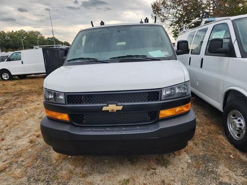 2025 Chevrolet Express 2500 