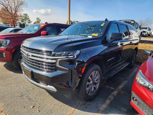 2023 Chevrolet Suburban LT