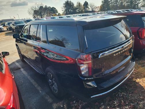 2023 Chevrolet Suburban LT