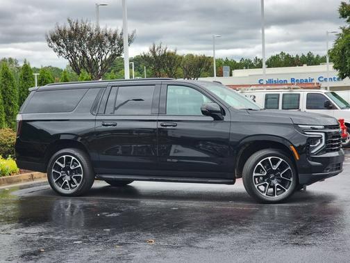 2025 Chevrolet Suburban RST