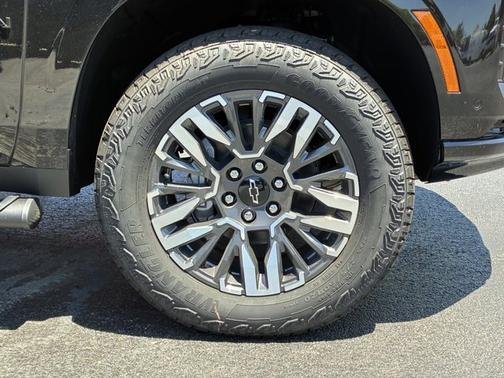 Black 2026 Chevrolet Suburban Z71
