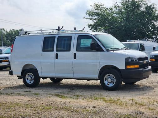 2025 Chevrolet Express 2500