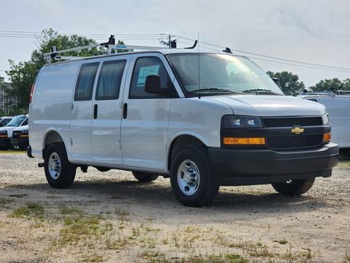 2025 Chevrolet Express 2500