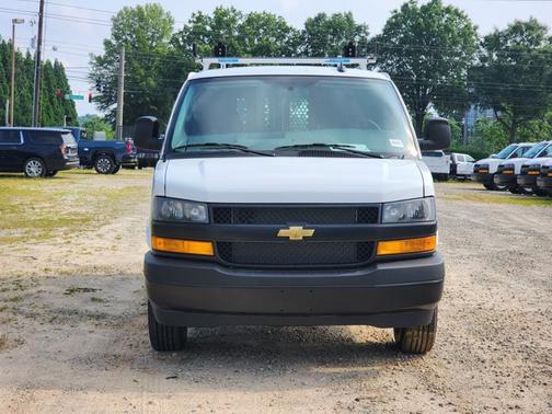 2025 Chevrolet Express 2500