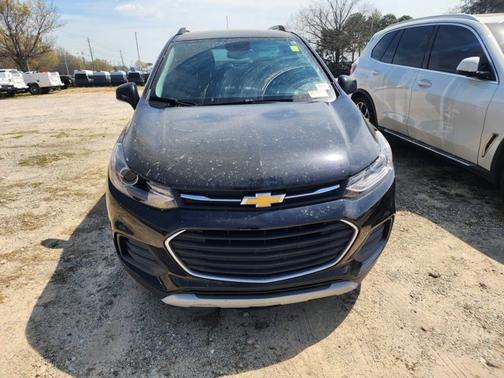 Mosaic Black Metallic 2020 Chevrolet Trax LT