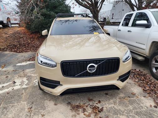 2018 Volvo XC90 T6 Momentum