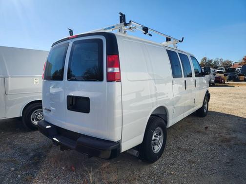 2025 Chevrolet Express 2500 