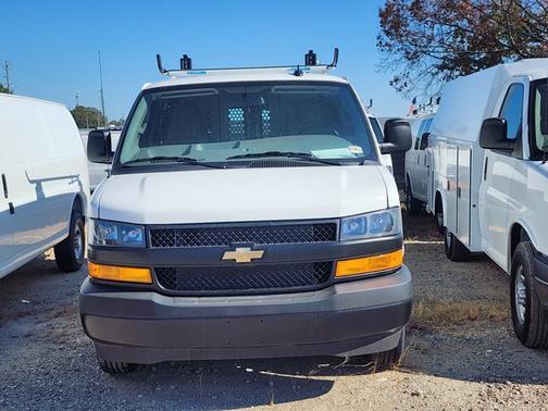 2025 Chevrolet Express 2500 