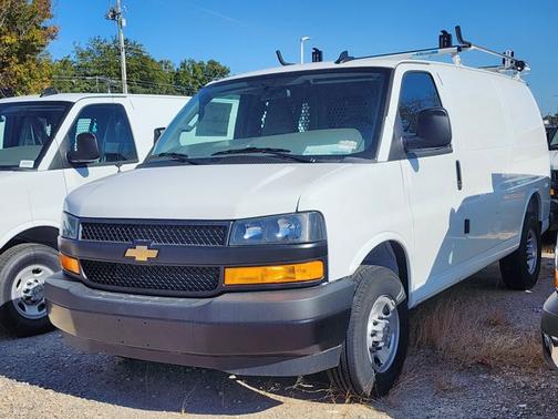 2025 Chevrolet Express 2500 