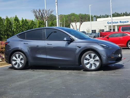 2023 Tesla Model Y Base