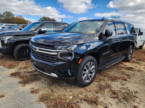 2023 Chevrolet Suburban LT