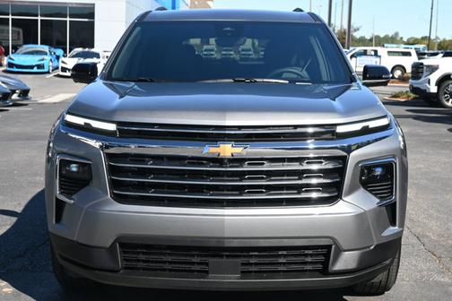 2026 Chevrolet Traverse FWD LT