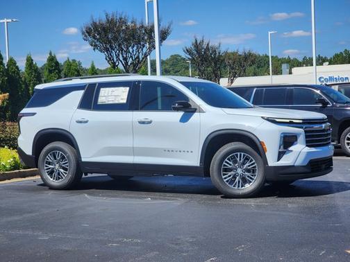 2026 Chevrolet Traverse FWD LT