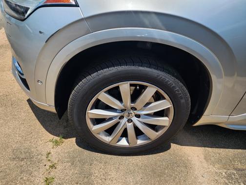 2018 Volvo XC90 T6 Momentum