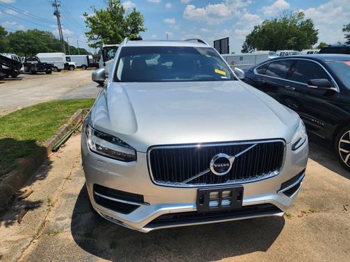 2018 Volvo XC90 T6 Momentum
