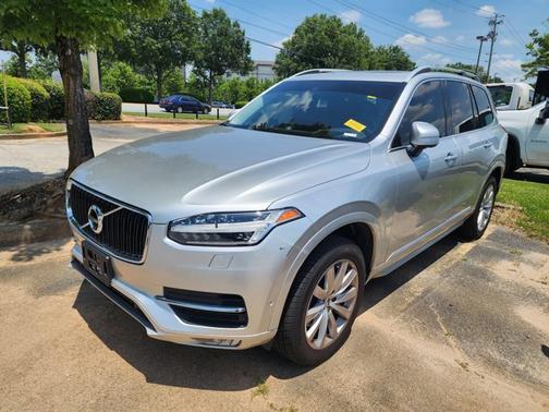2018 Volvo XC90 T6 Momentum