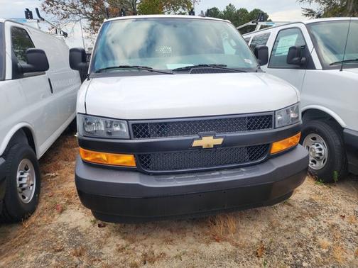 2025 Chevrolet Express 2500 