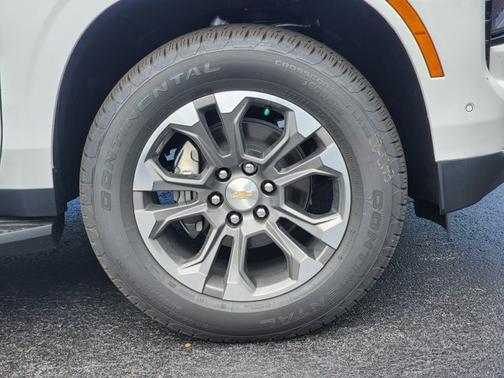 2025 Chevrolet Suburban LT