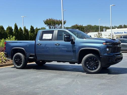 Lakeshore Blue Metallic 2026 Chevrolet Silverado 2500 Custom