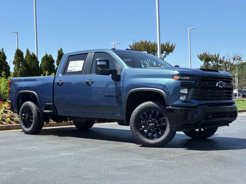 Lakeshore Blue Metallic 2026 Chevrolet Silverado 2500 Custom