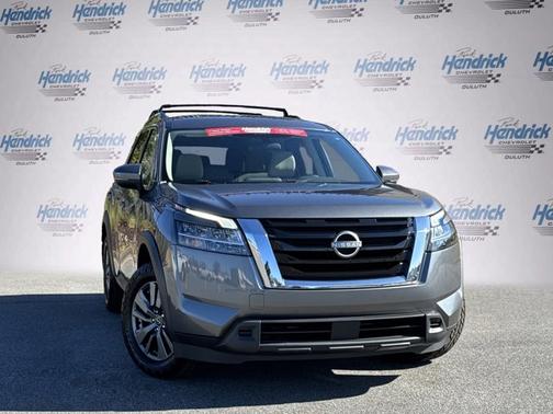 2022 Nissan Pathfinder SV
