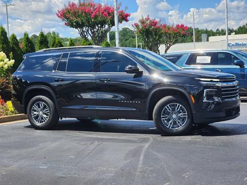 2025 Chevrolet Traverse FWD LT